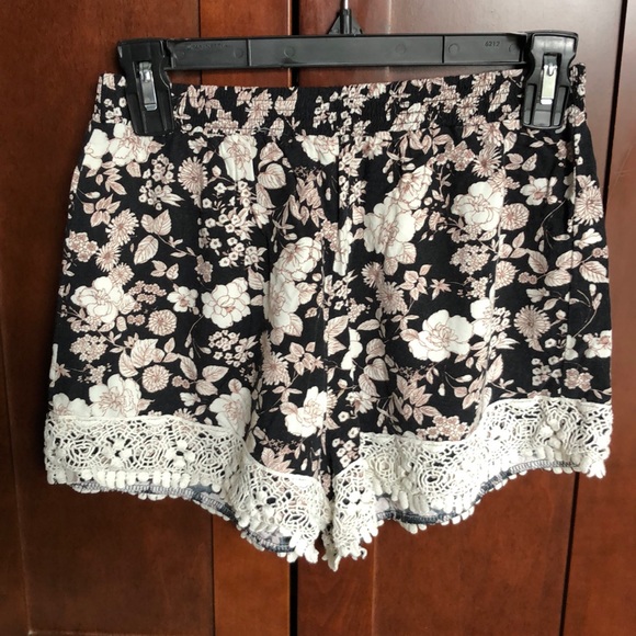 Abercrombie & Fitch floral shorts
